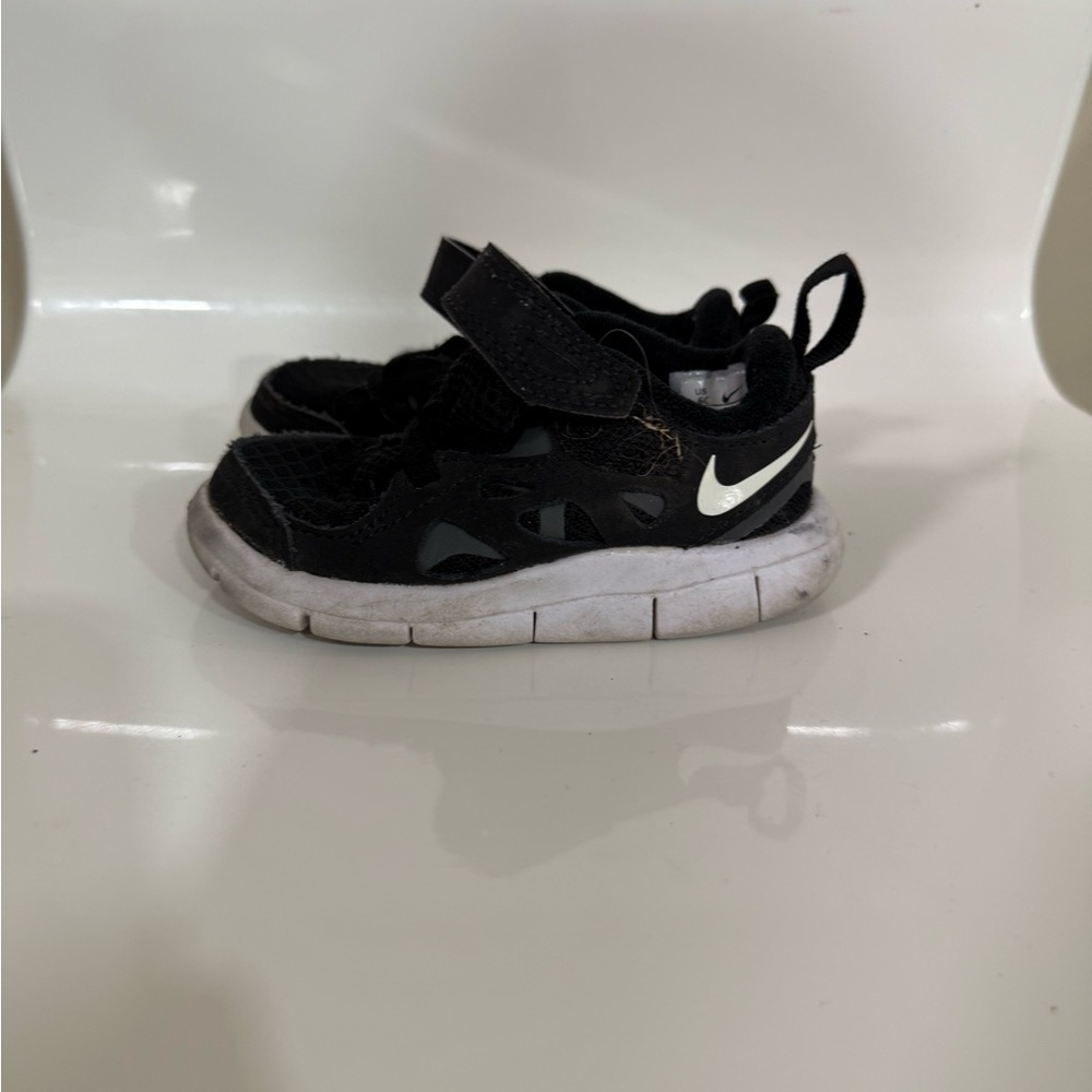 Nike Black Slip-On Sneakers Canvas Rubber Sole - Picture 3 of 6
